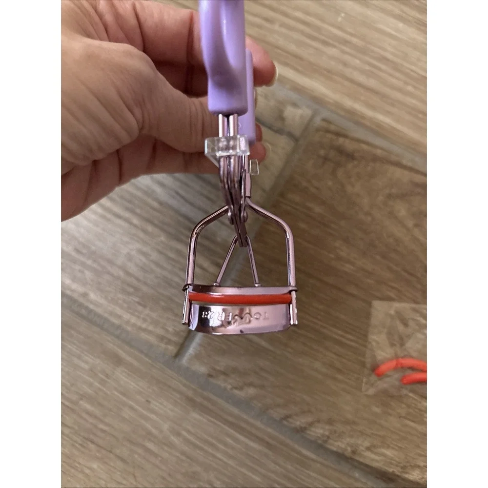 Tower 28 Eyelash Curler, Pinch Free Standard, Purple w/ Red Replacements